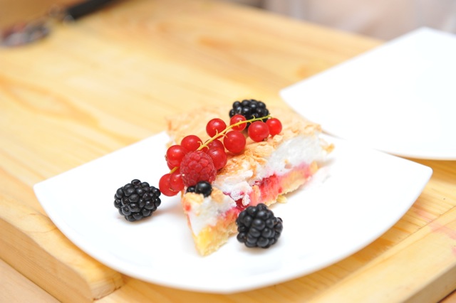 TARTA CU LAMAIE SI BEZEA