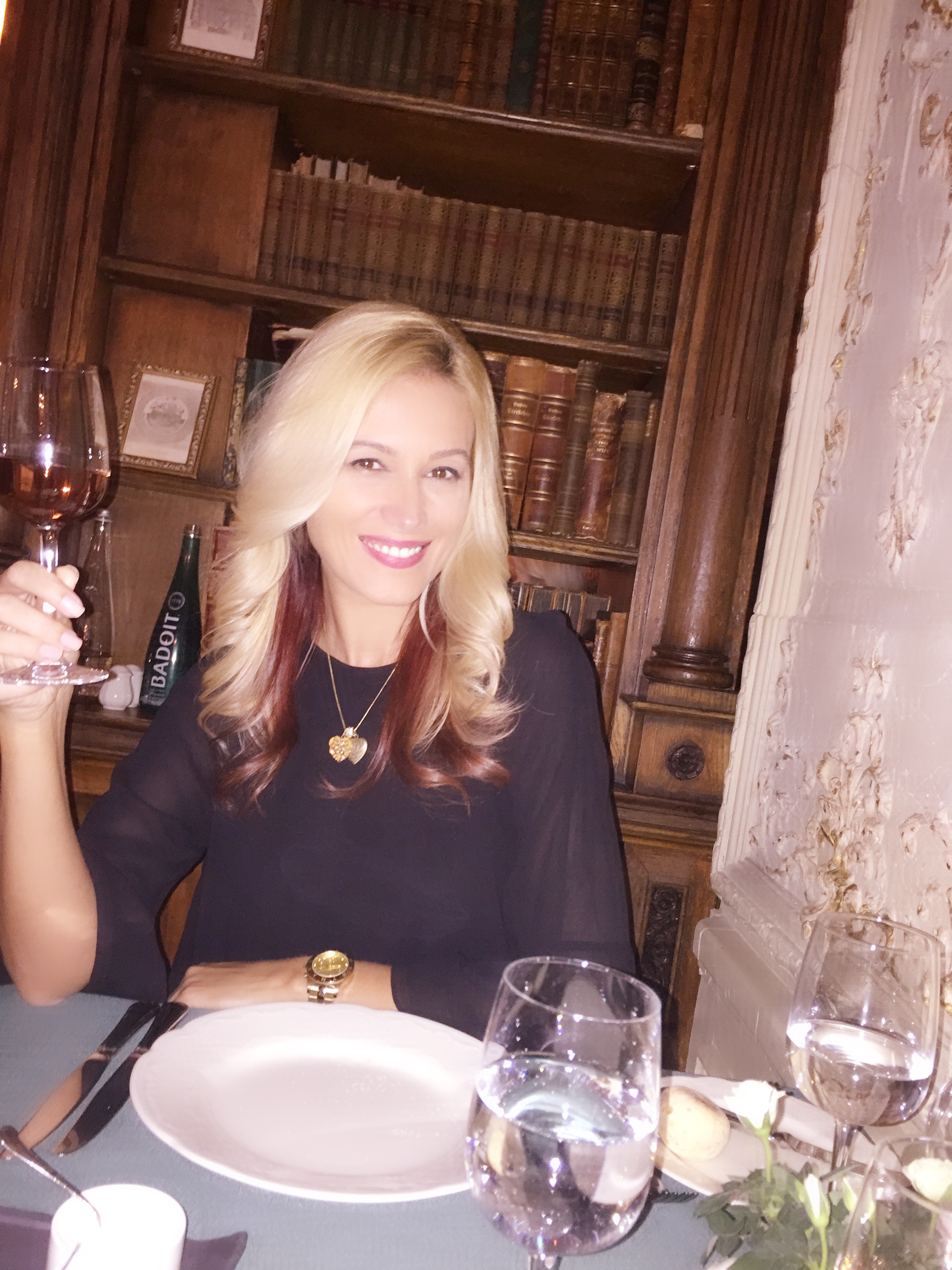 Un Pahar de Vin si O Vacanta la Moscova Gabriela Simion