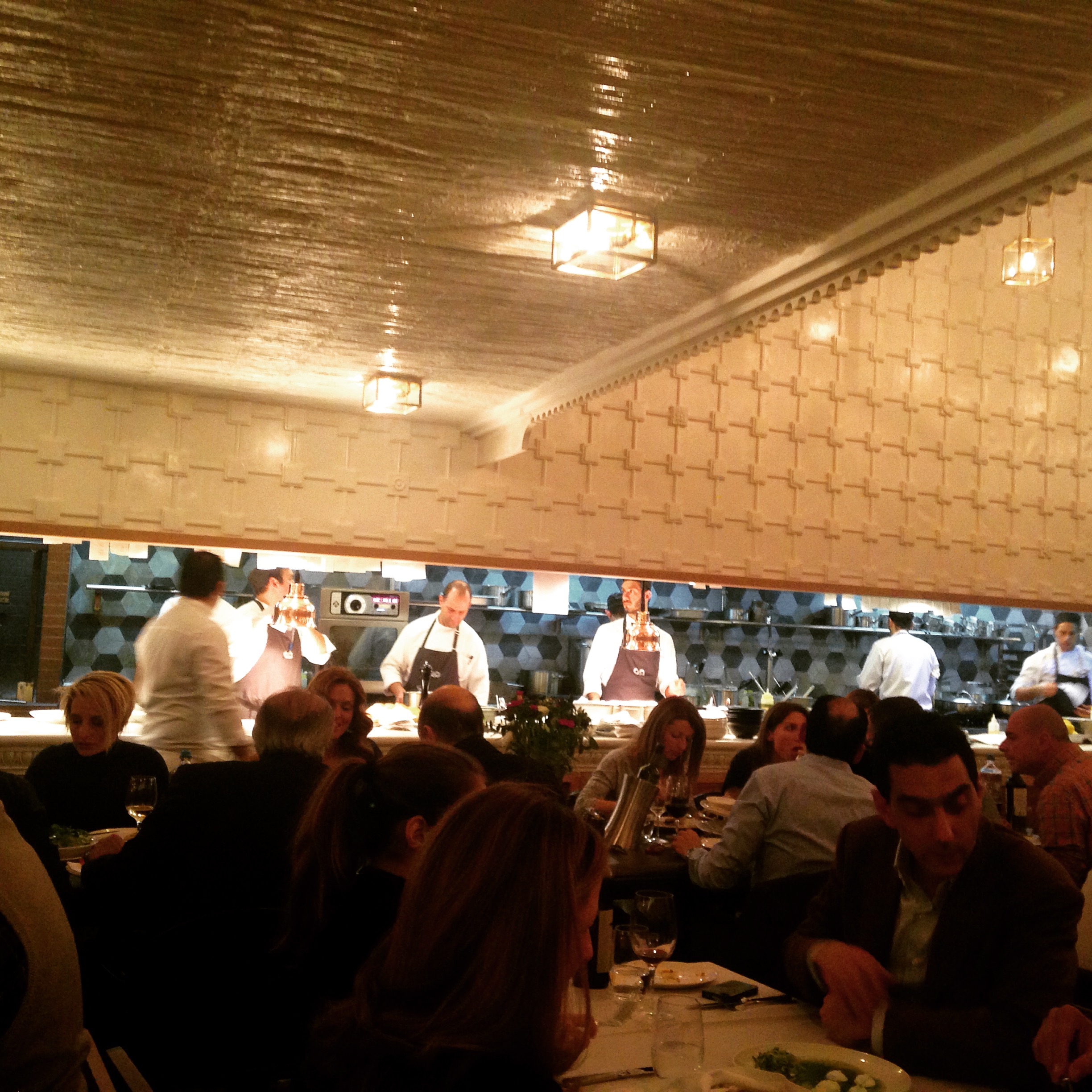 Gabriela Simion Vacanta in Atena la Restaurant