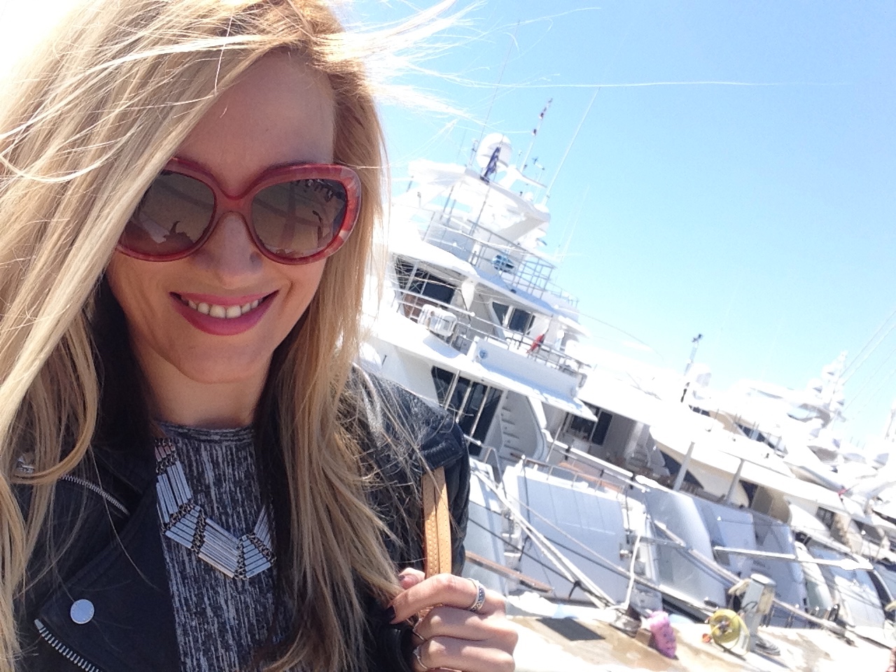 O Vara Fierbinte Gabriela Simion Vacanta in Atena