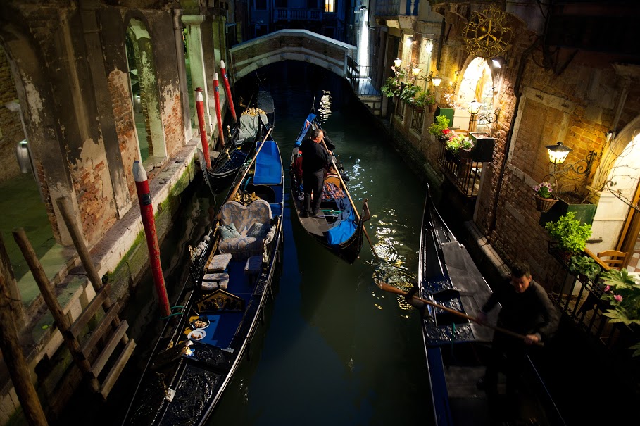 gondole-carnavalul-de-la-venetia-gabriela-simion