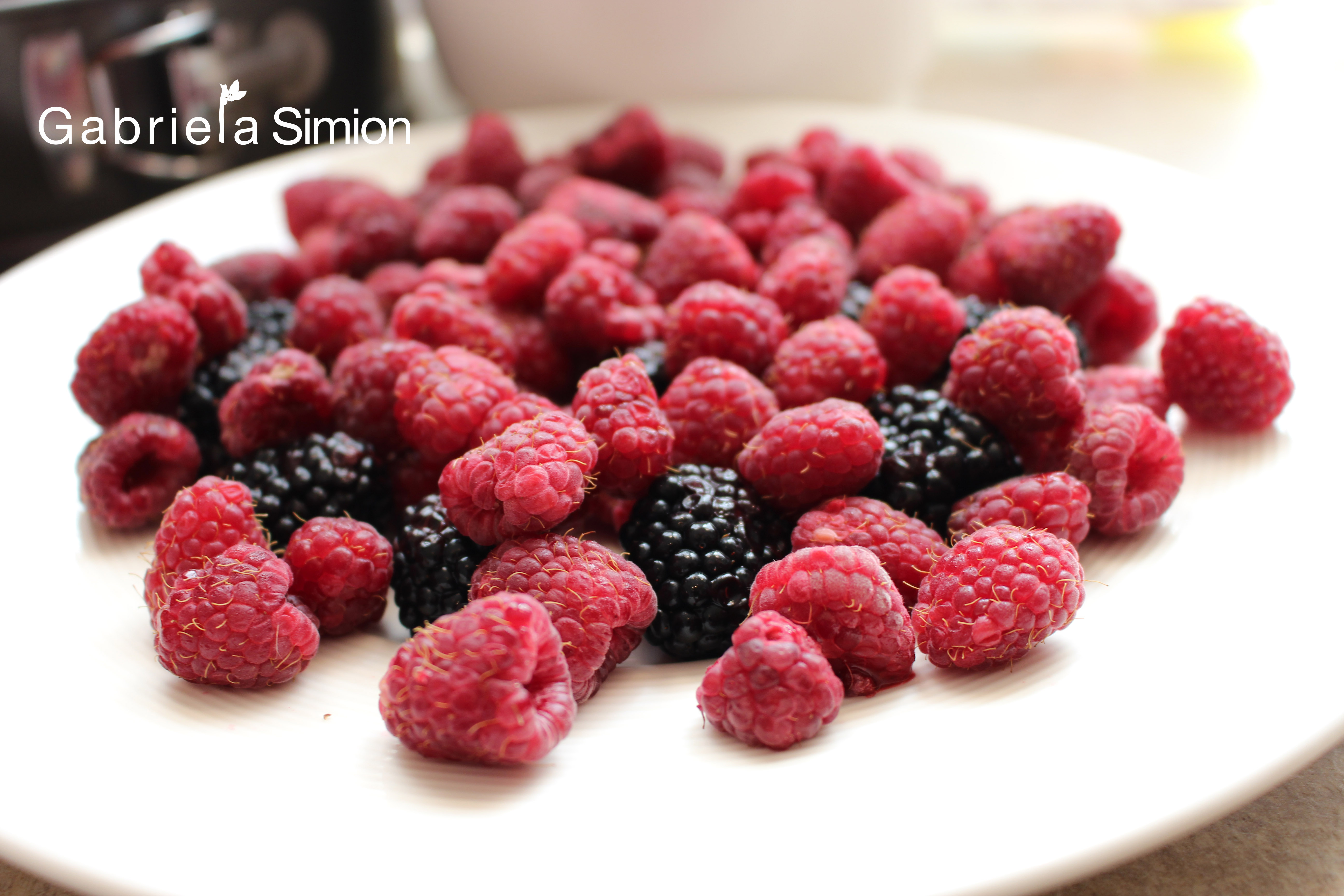 Reteta Tort De Tiramisu Cu Fructe de Padure Gabriela Simion Reteta Tort De Tiramisu Cu Fructe de Padure Gabriela Simion