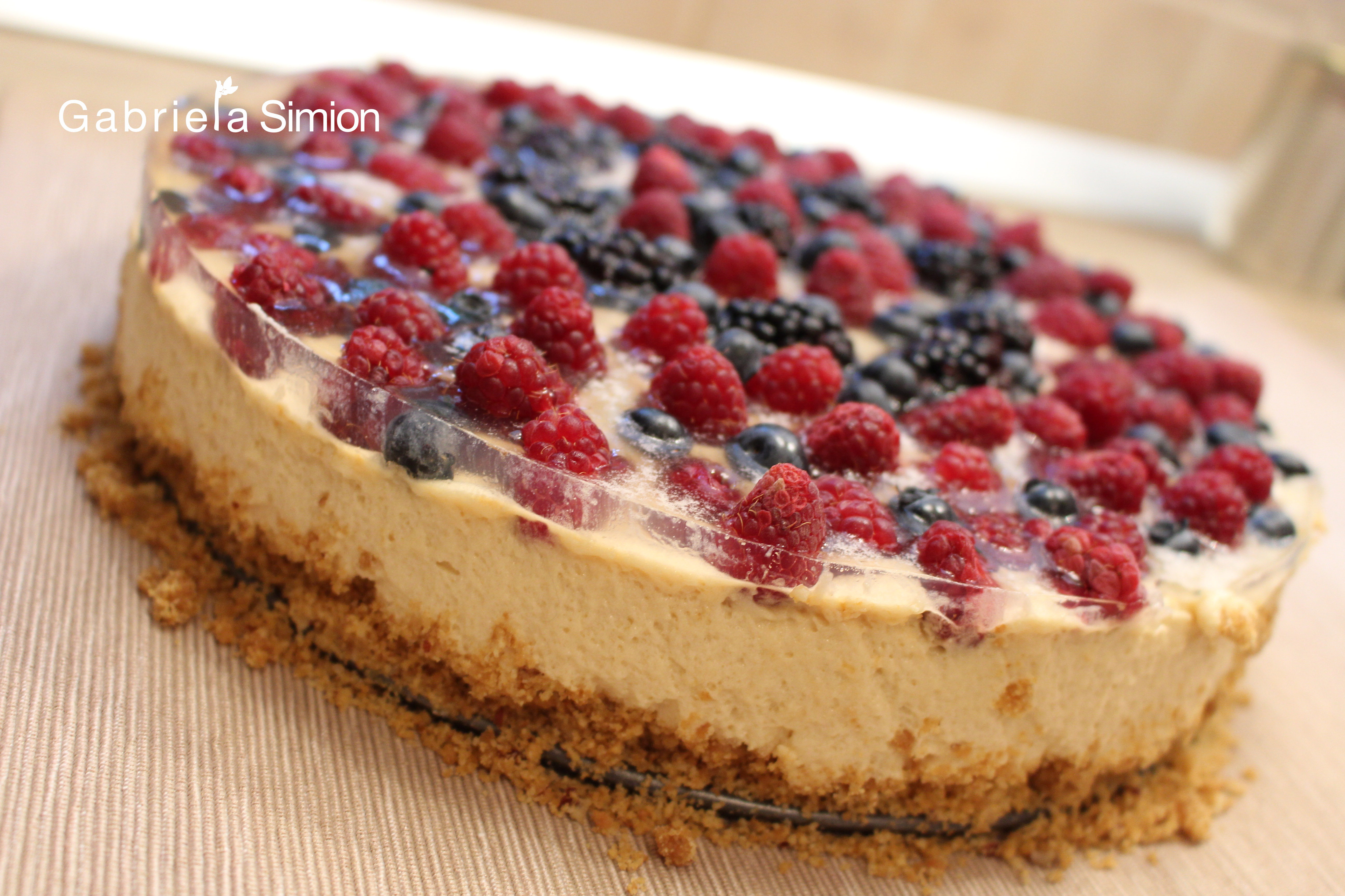 Tort De Tiramisu Cu Fructe de Padure Gabriela Simion Retete Usoare Tort De Tiramisu Cu Fructe de Padure Gabriela Simion Retete Usoare