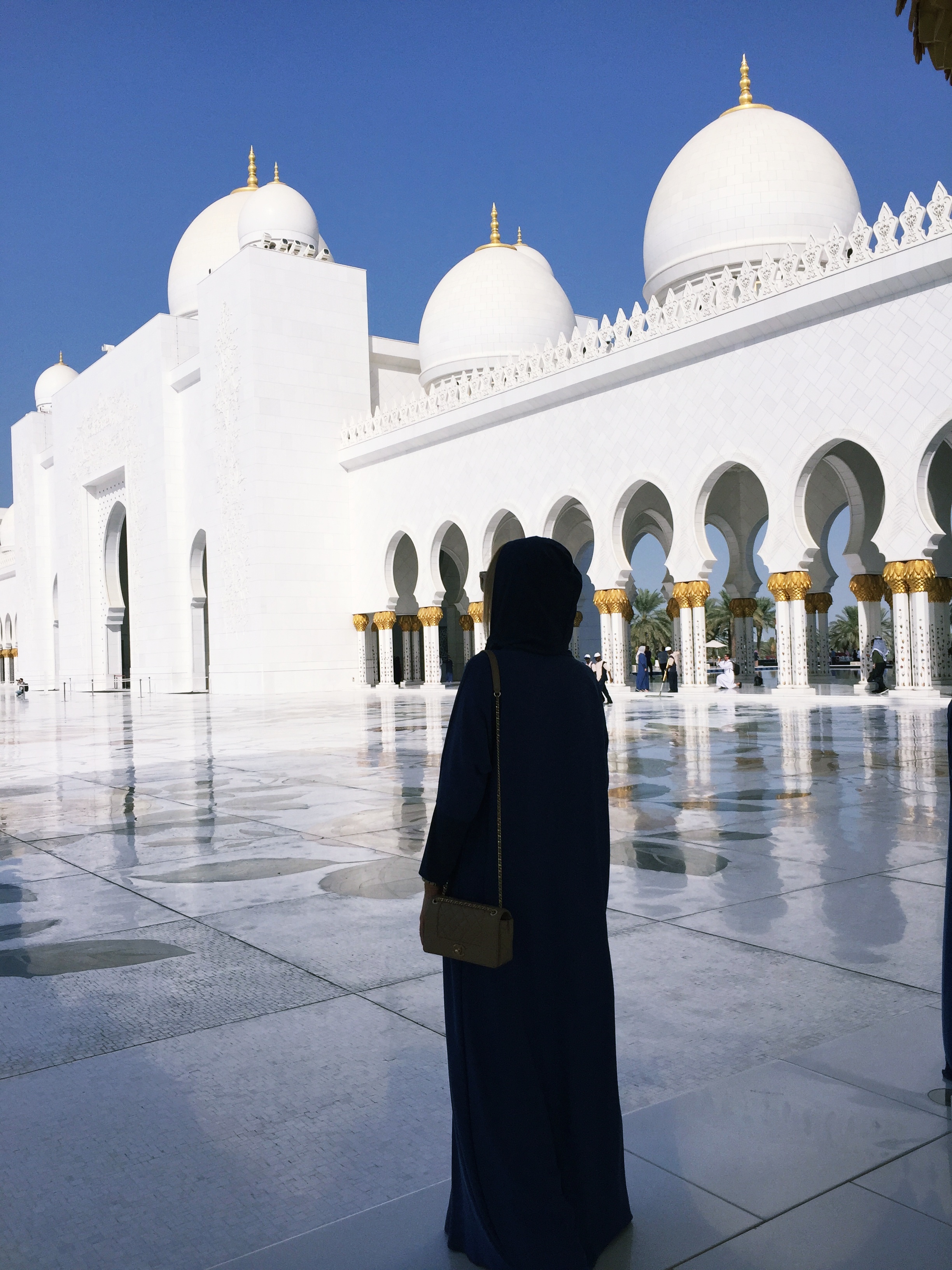 Gabriela Simion Tinuta Traditionala Marea Moschee din Abu Dhabi 