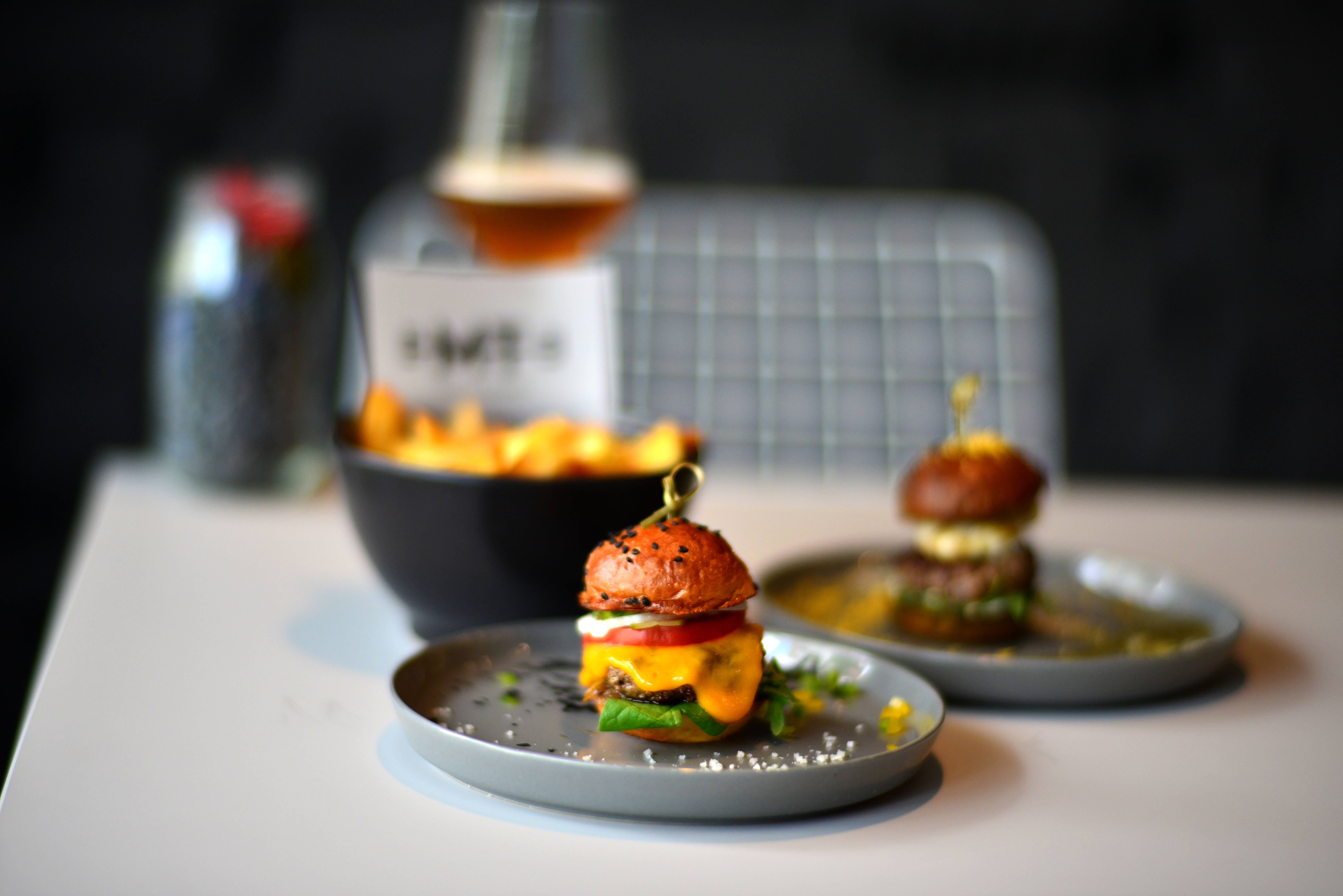 Burger Delicios, EMTE Burger & Street Food Gourmet, Gabriela Simion