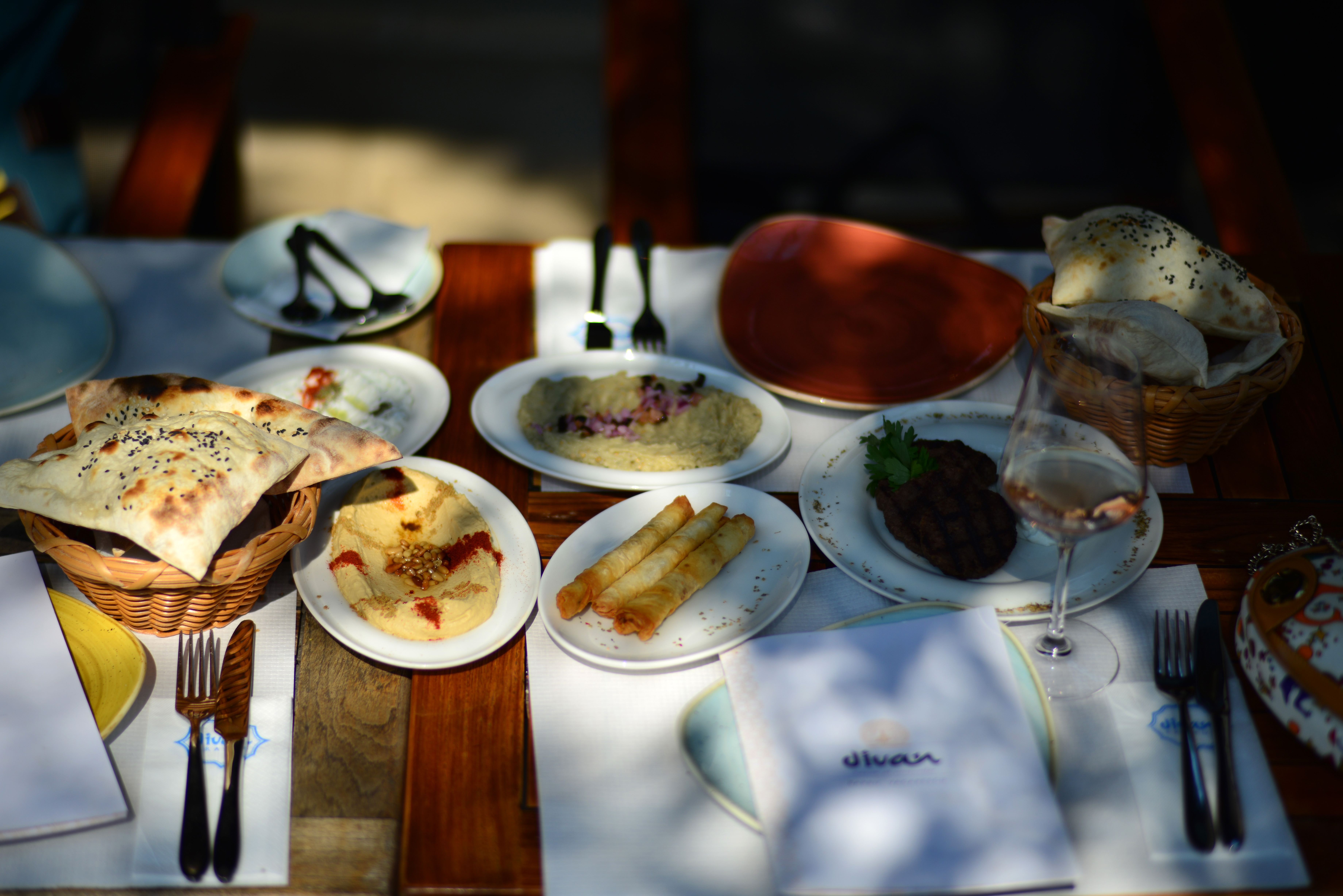 Review Divan Barbu Vacarescu, Gabriela Simion, Aperitive Turcesti