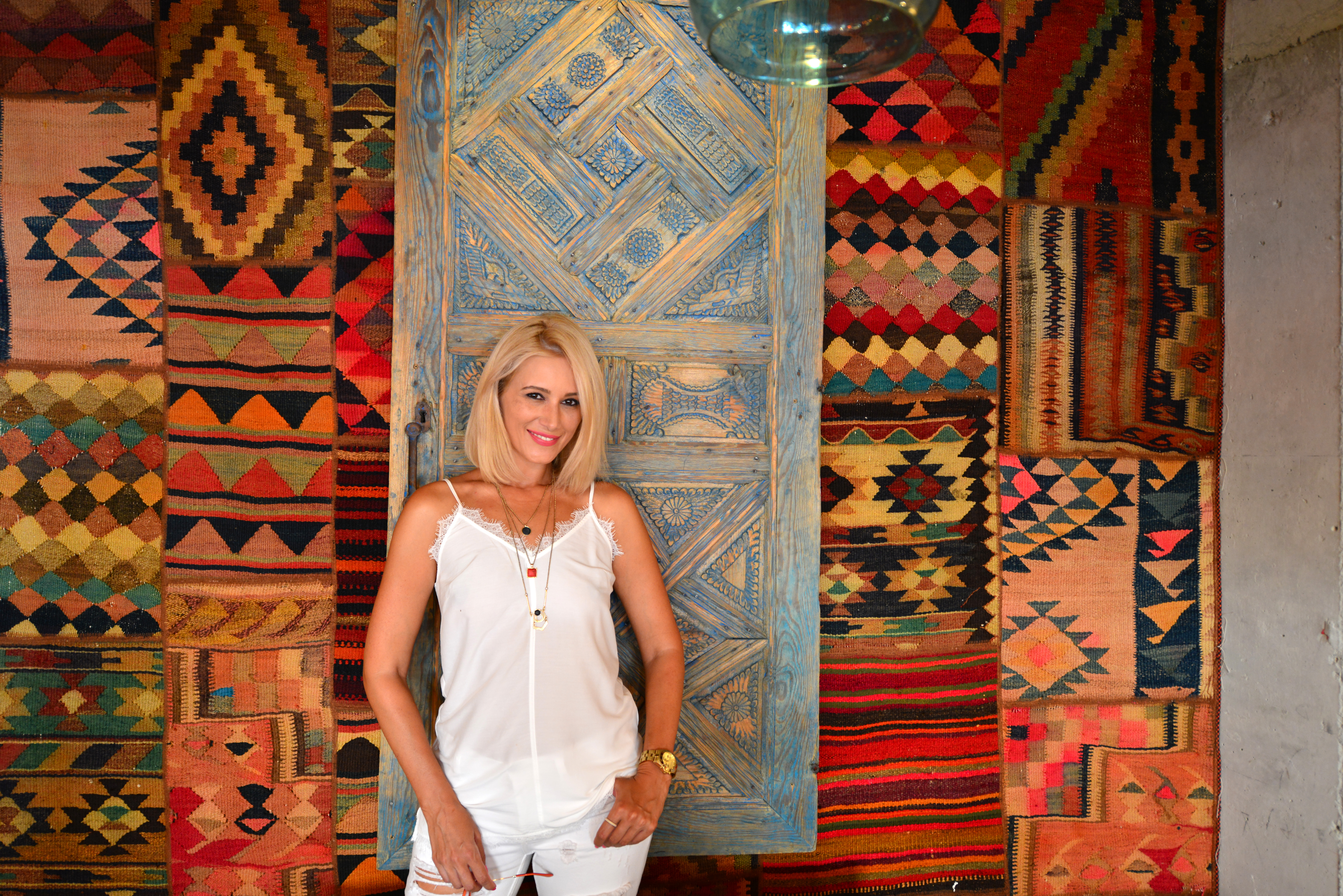 Review Divan Barbu Vacarescu, Gabriela Simion