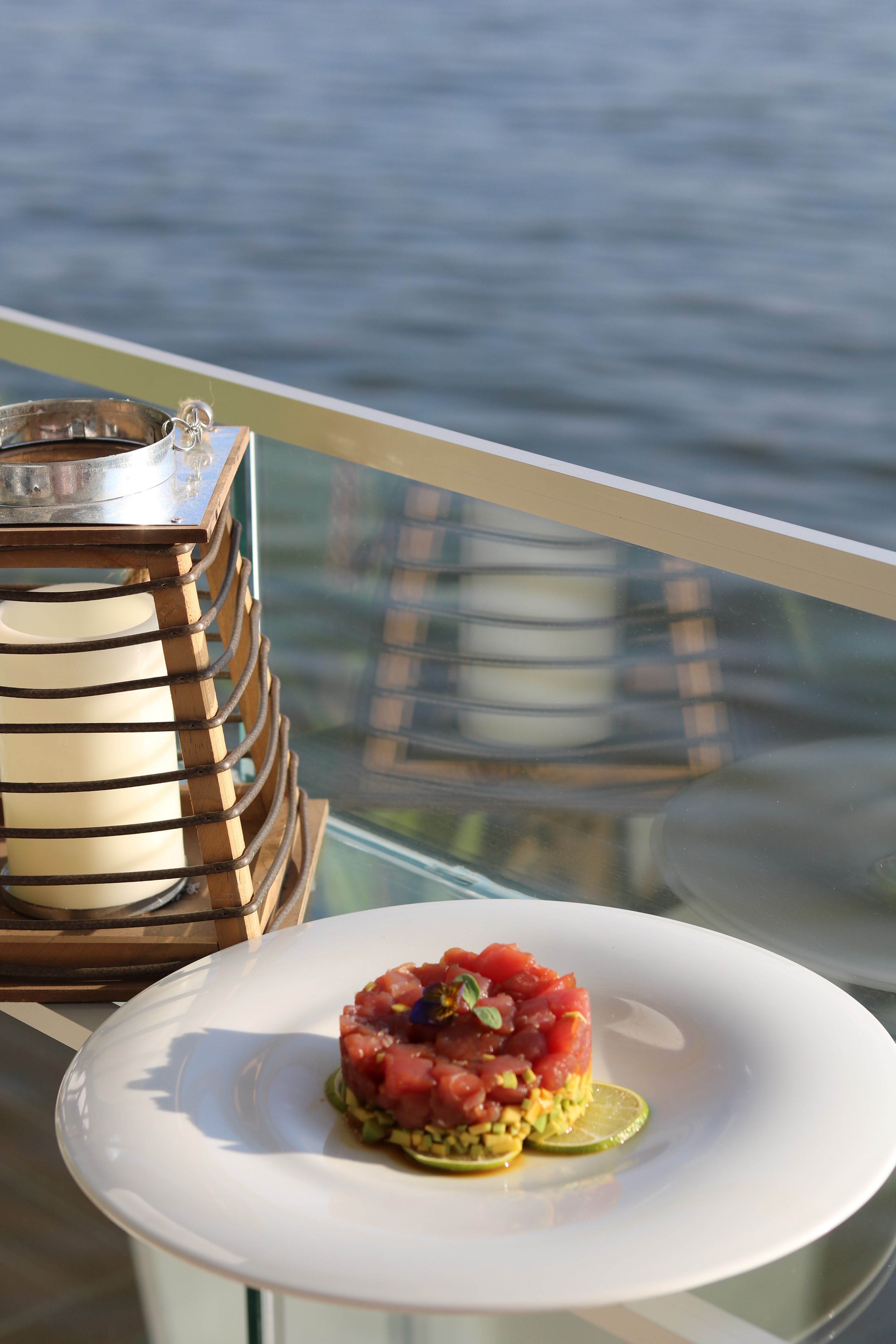 Local Review Yacht Bucharest, Gabriela Simion