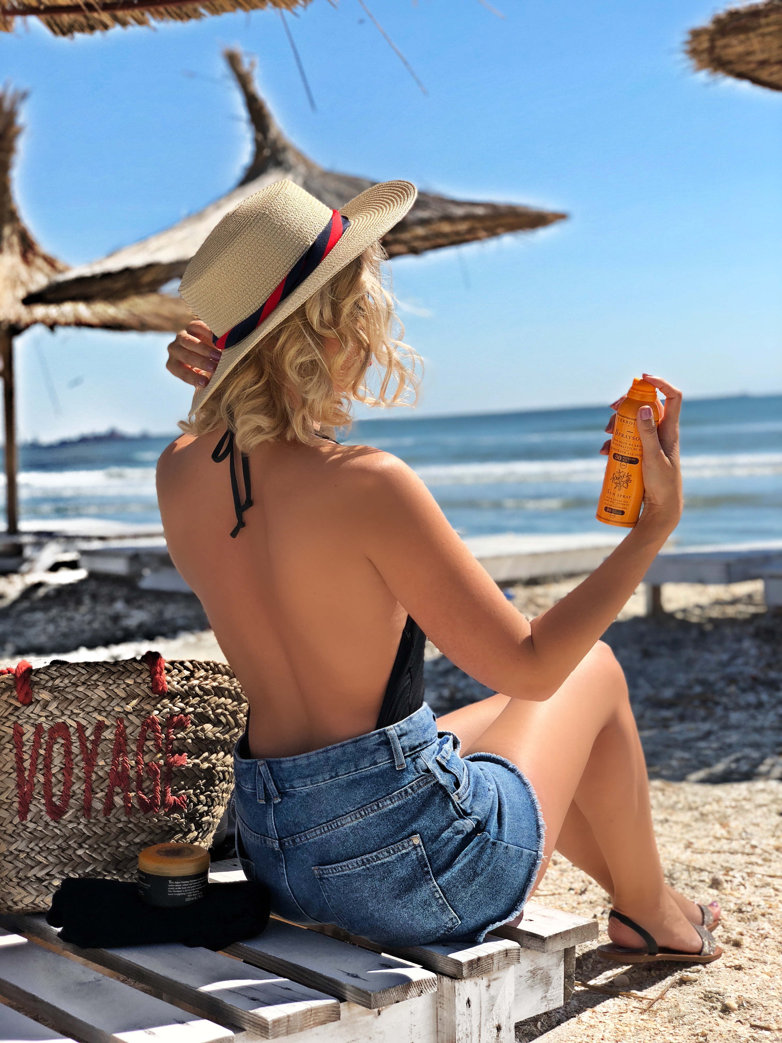 lerbolario_sun_spray_cream_beach_gabriela_simion004